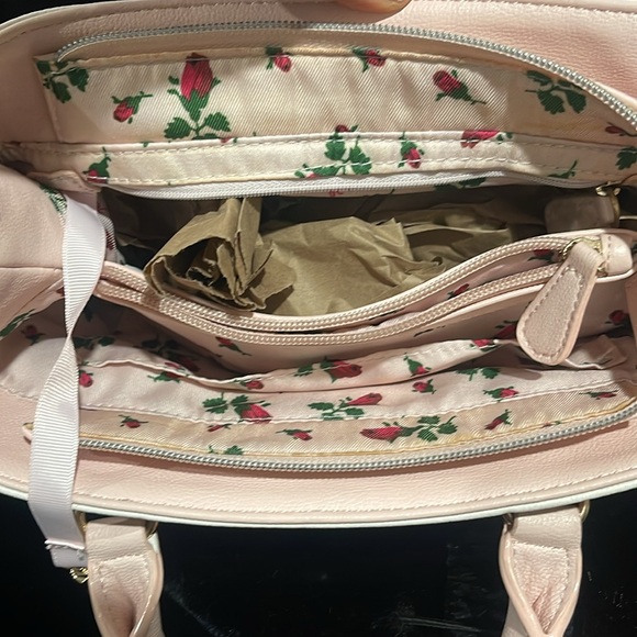 BETSEY JOHNSON White Crossbody/Handbag with Pink Gradient Ruffles - Picture 6 of 16